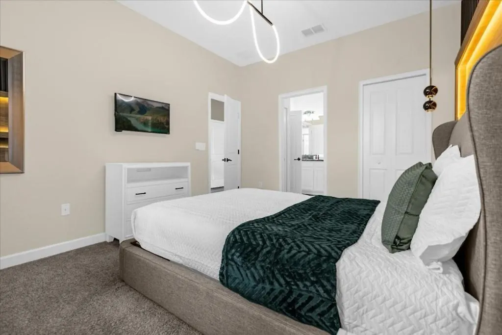 Holiday home 9 Bedrooms- 5 Bathrooms- Champions Gate 1301 Dw Davenport United States